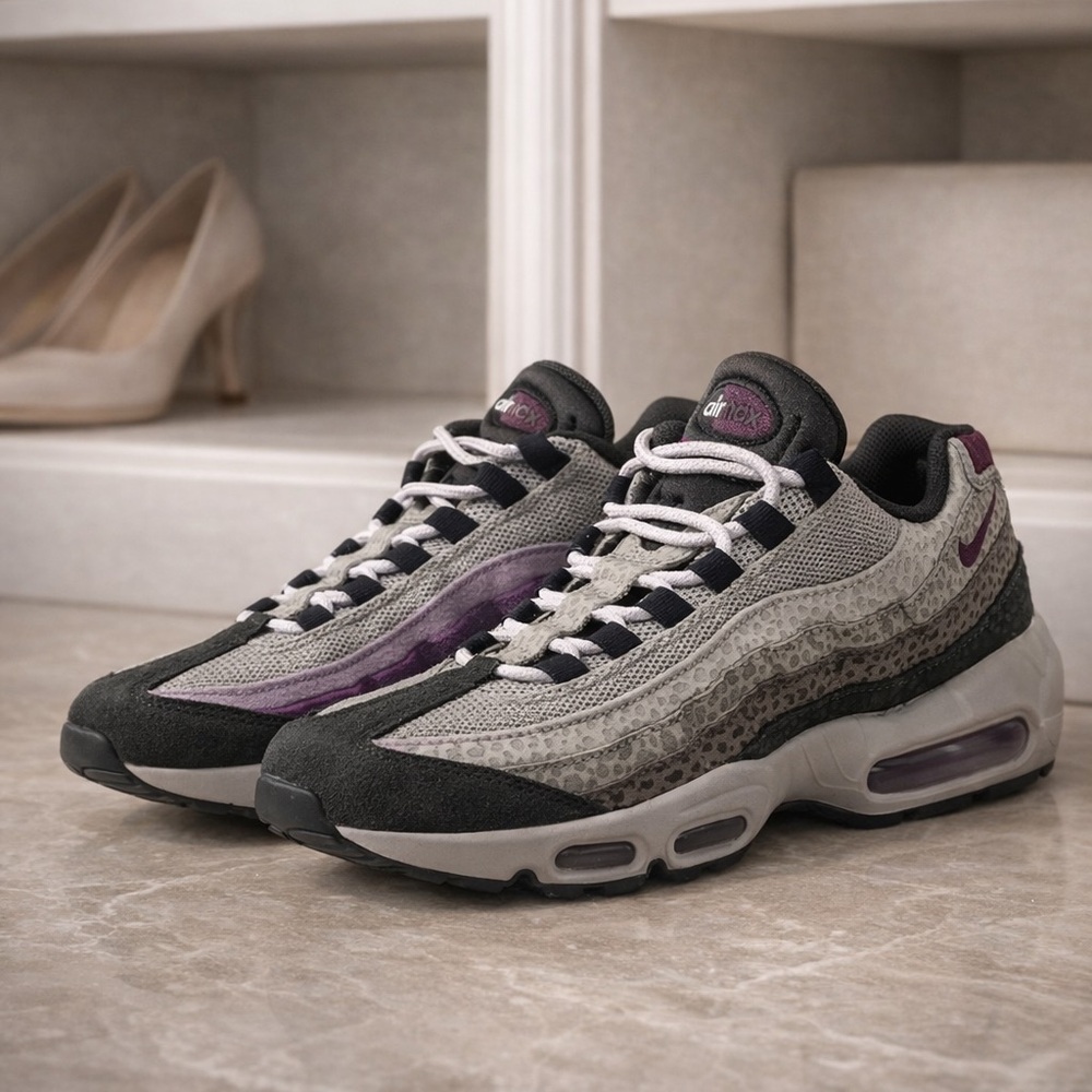 Nike Women's Purple and Gray Air Max Sneakers